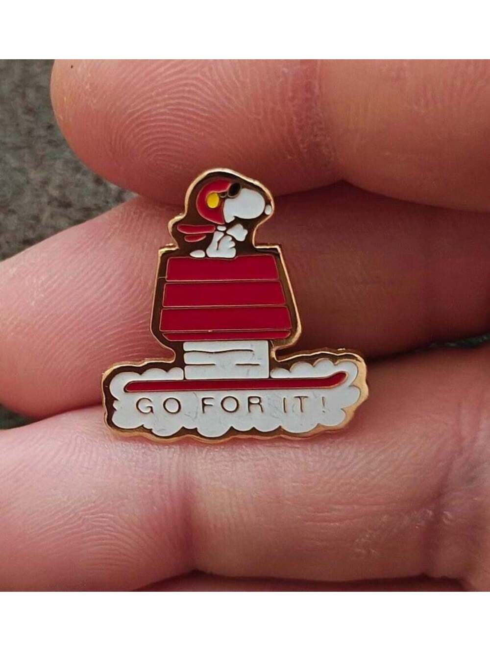 1970s Peanuts Snoopy Go For It! Gold Tone Enamel Pin